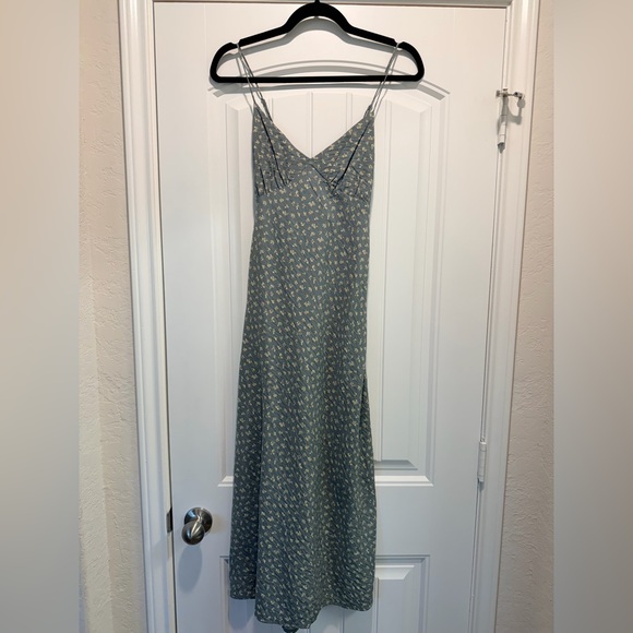 Madewell Dresses & Skirts - Madewell Floral Midi Dress